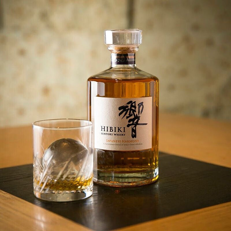 Hibiki Japanese Harmony (700ml) - The Art of Japanese Whisky
三得利 响·和风醇韵 (700ml) - 日本威士忌的调和艺术
