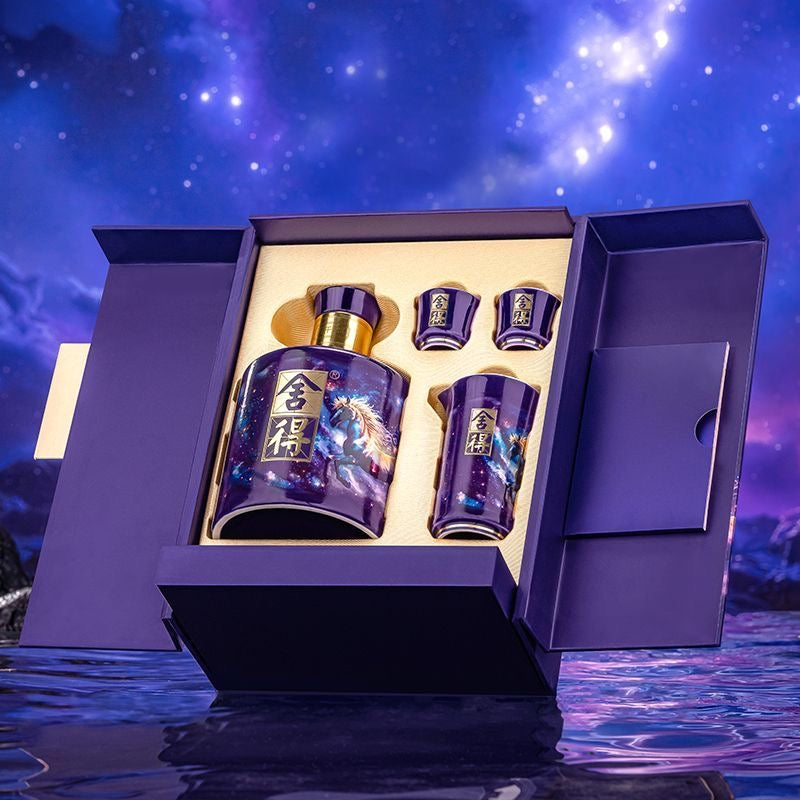舍得马年生肖珍藏版白酒 (500ml)x4+品味舍得x1
Shede Year of the Horse Limited Edition Baijiu (500ml)x4 giftboxes+PinWei She De x1